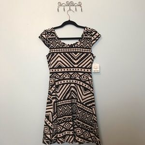 (NWT) MYTH JUNIORS DRESS.